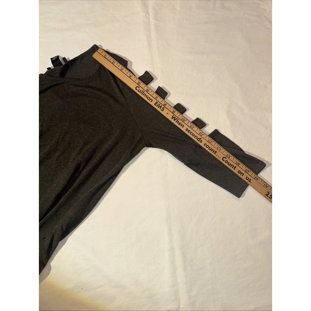 iZ Byer Women's Olive Green Slit 3/4 Sleeved Shirt Size Medium Stretch - Picture 6 of 7